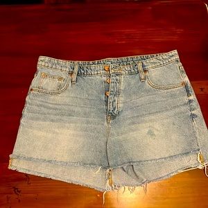 GAP VINTAGE CUT OFF SHORT